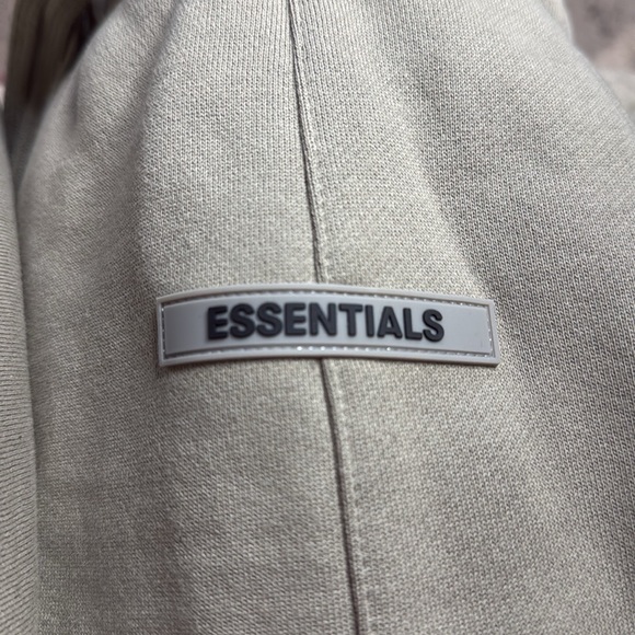 Fear of God essentials shorts - Picture 3 of 5